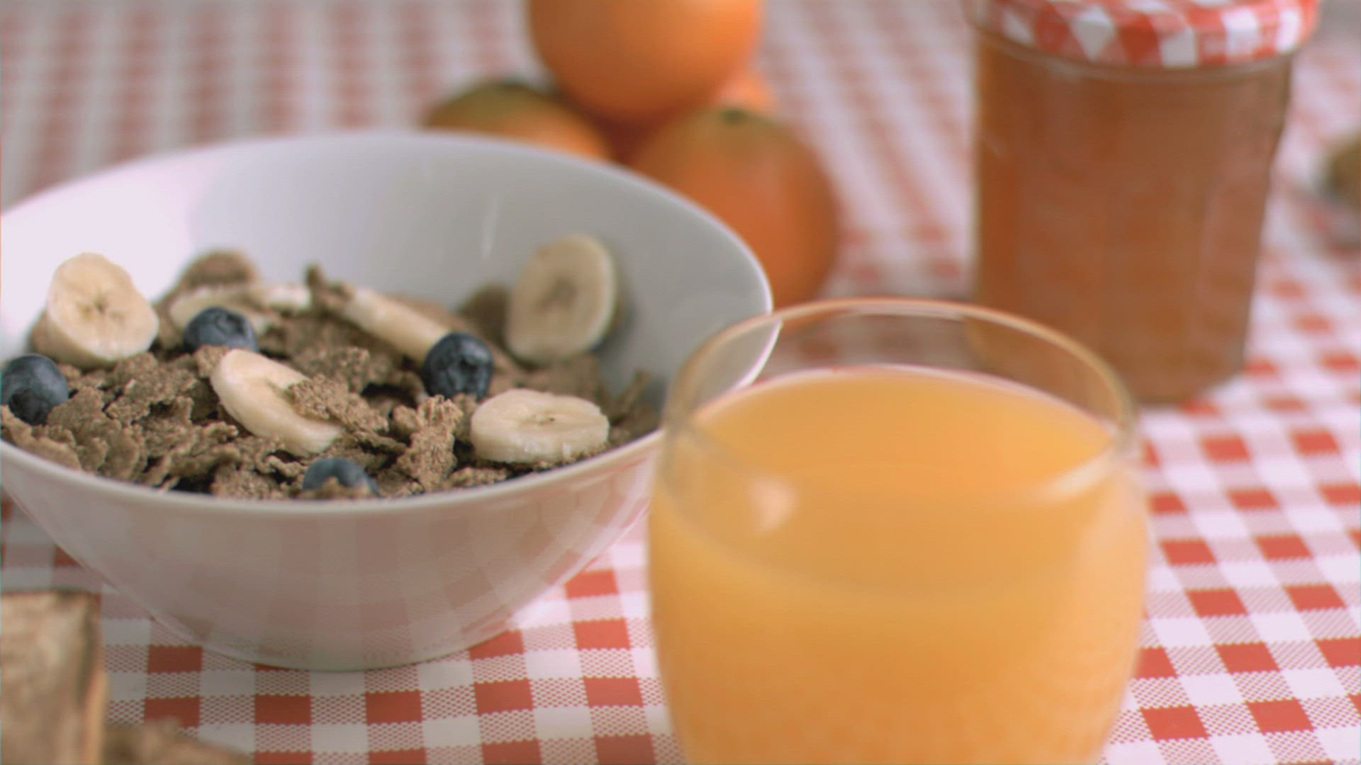 878263521 / Orange Juice / Slowmotion