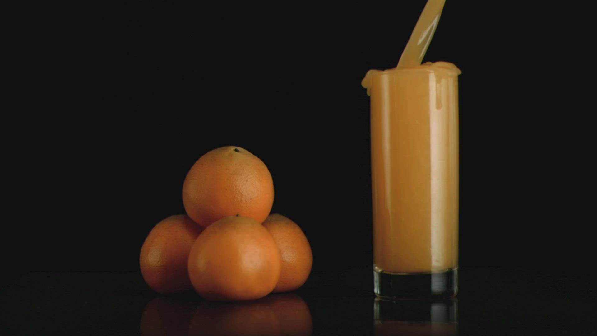 861617437 / Orange Juice / Slowmotion