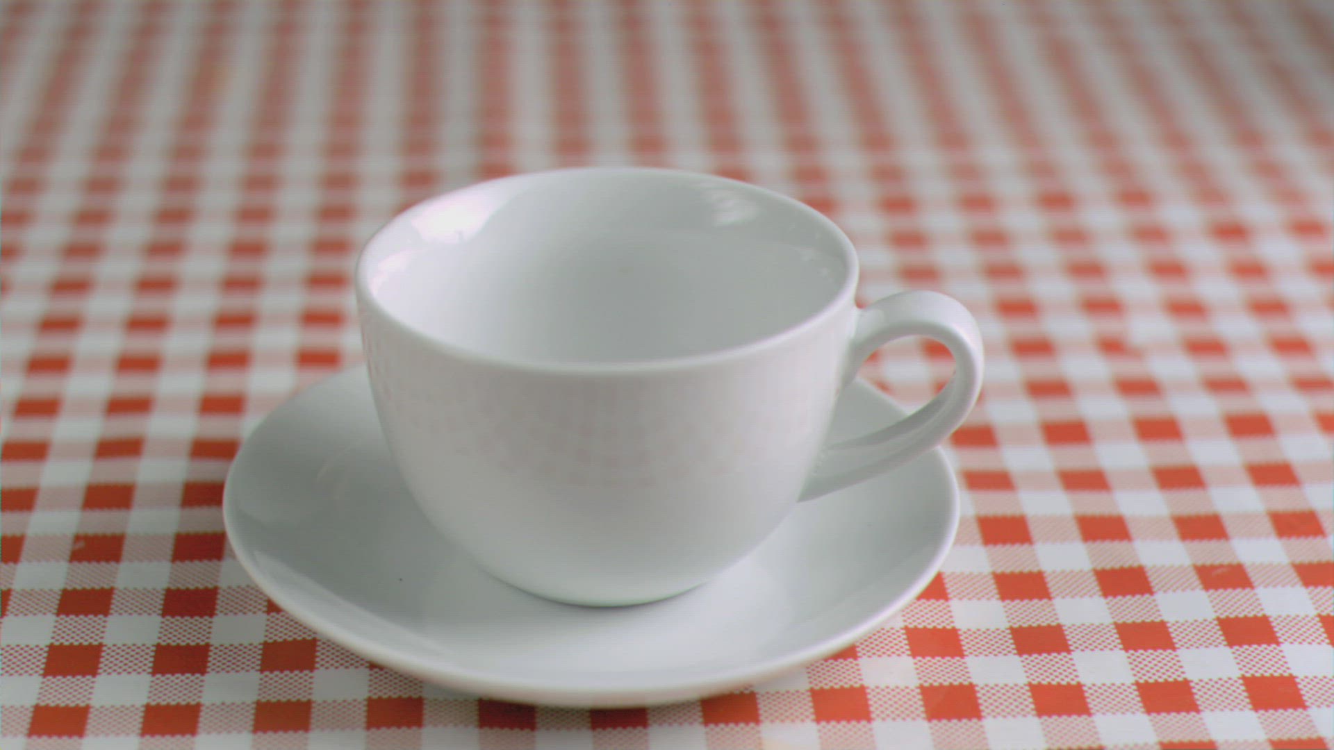 786541679 / Teabag / Falling / Cup