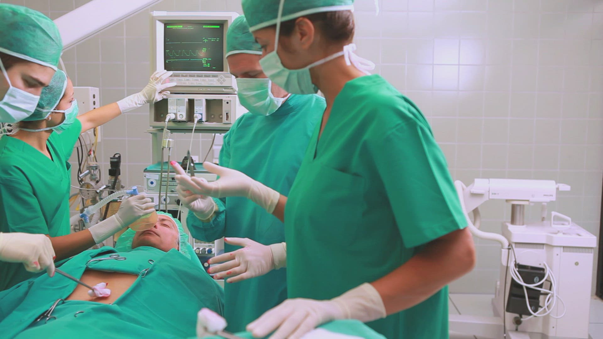 283508279 / Patient / Surgeon