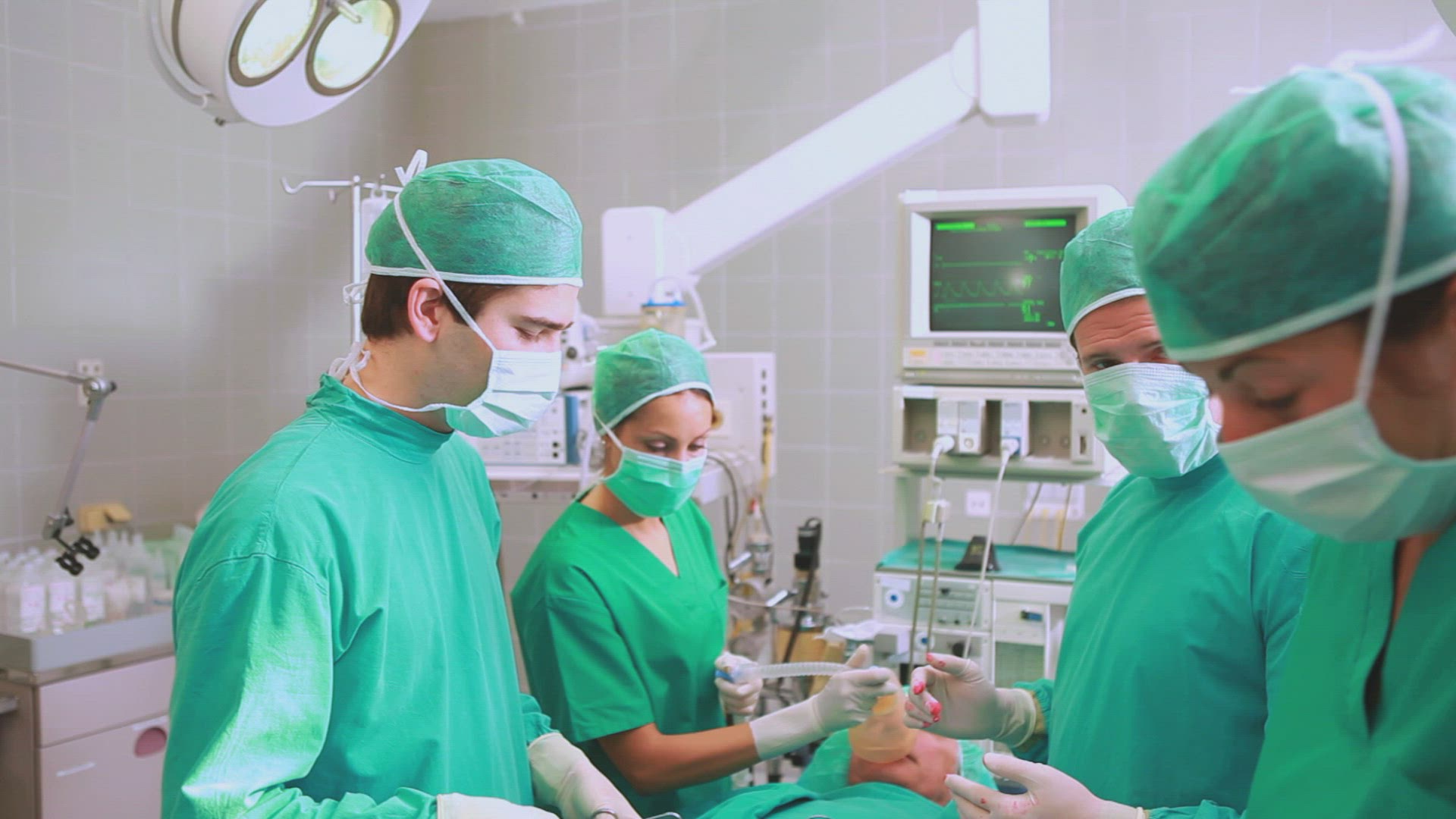 560188412 / Patient / Surgeon