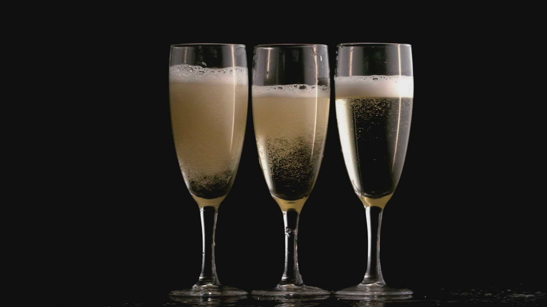 825472059 / Champagne / Glass