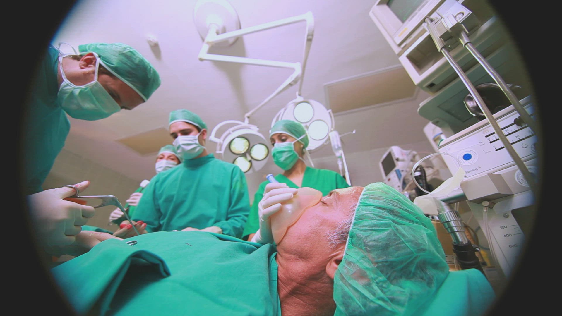 904435988 / Patient / Surgeon
