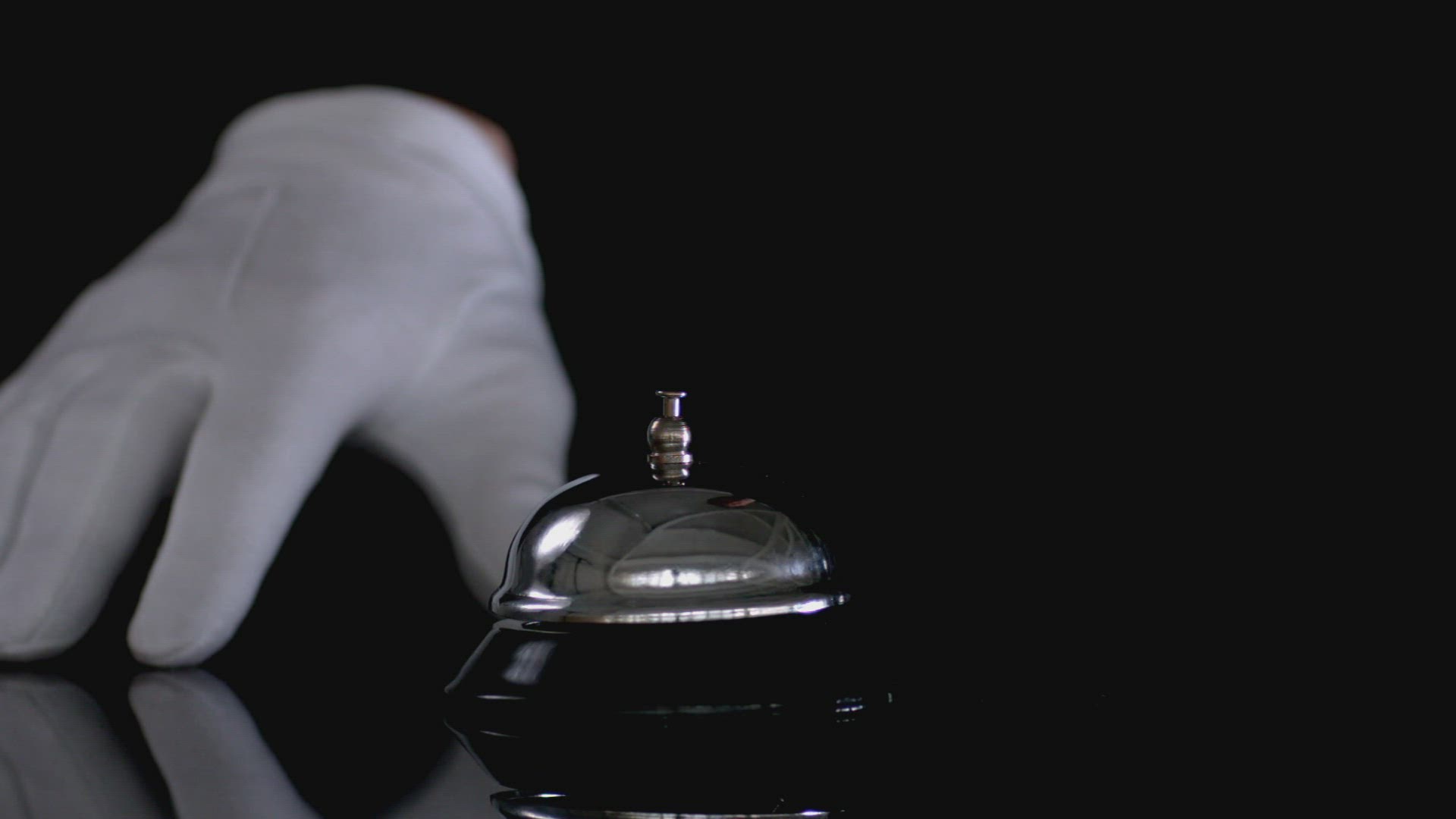 483732977 / Table Bell / Hand / Reception
