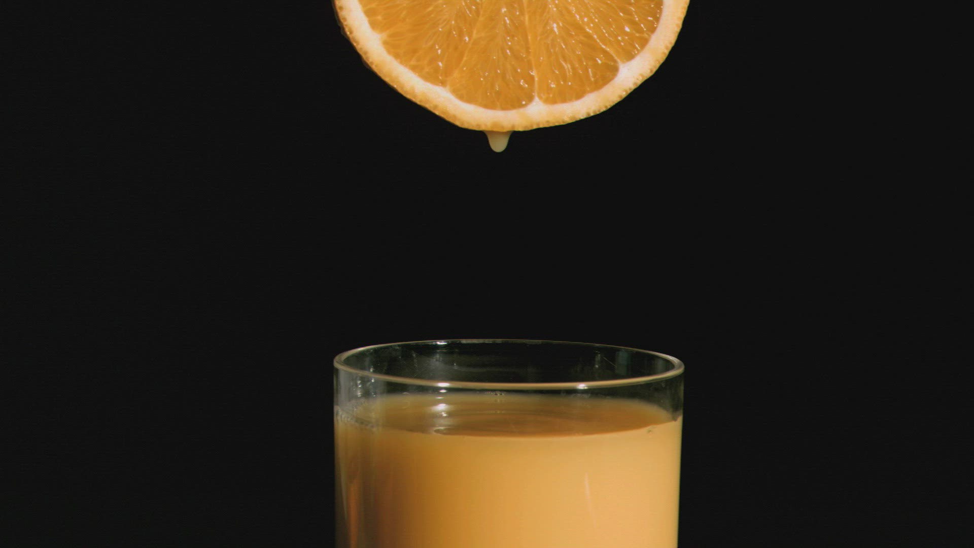 300002255 / Orange Juice / Slowmotion