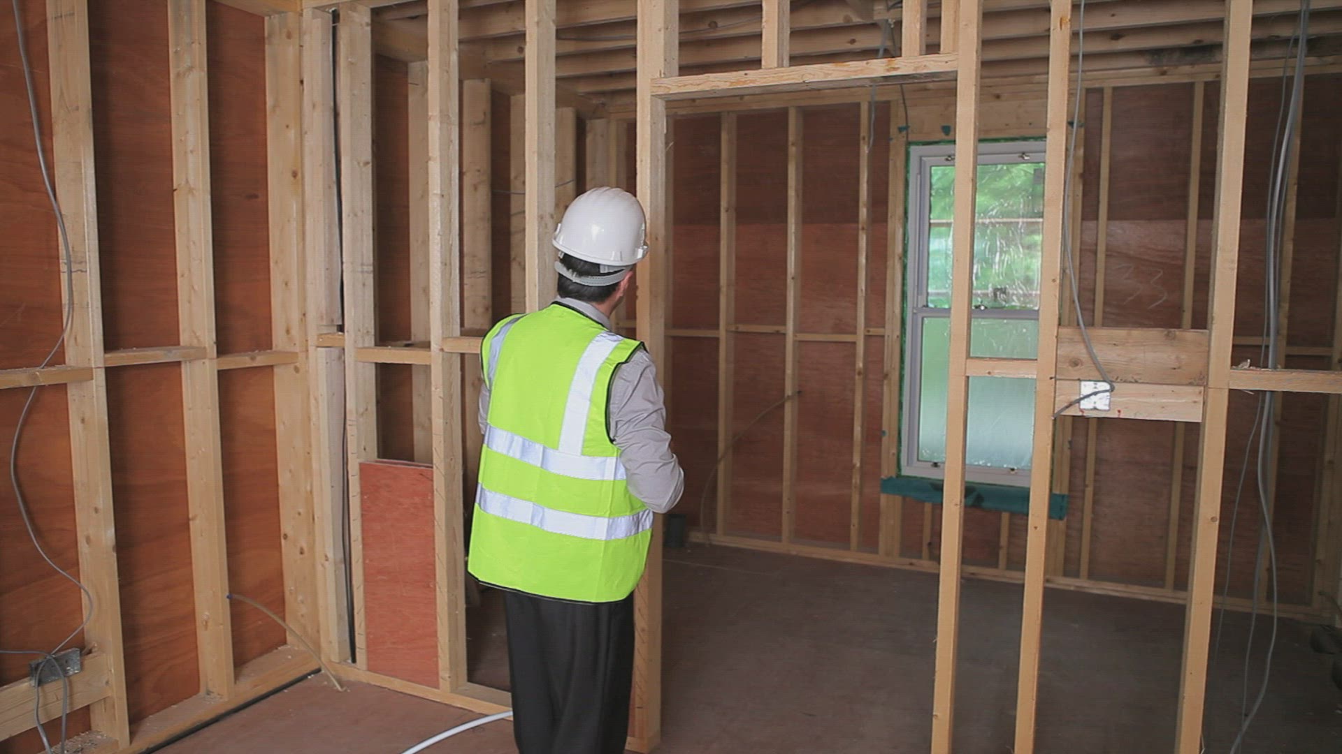719911846 / House Construction / Home Ownership / Building Site / Controlling