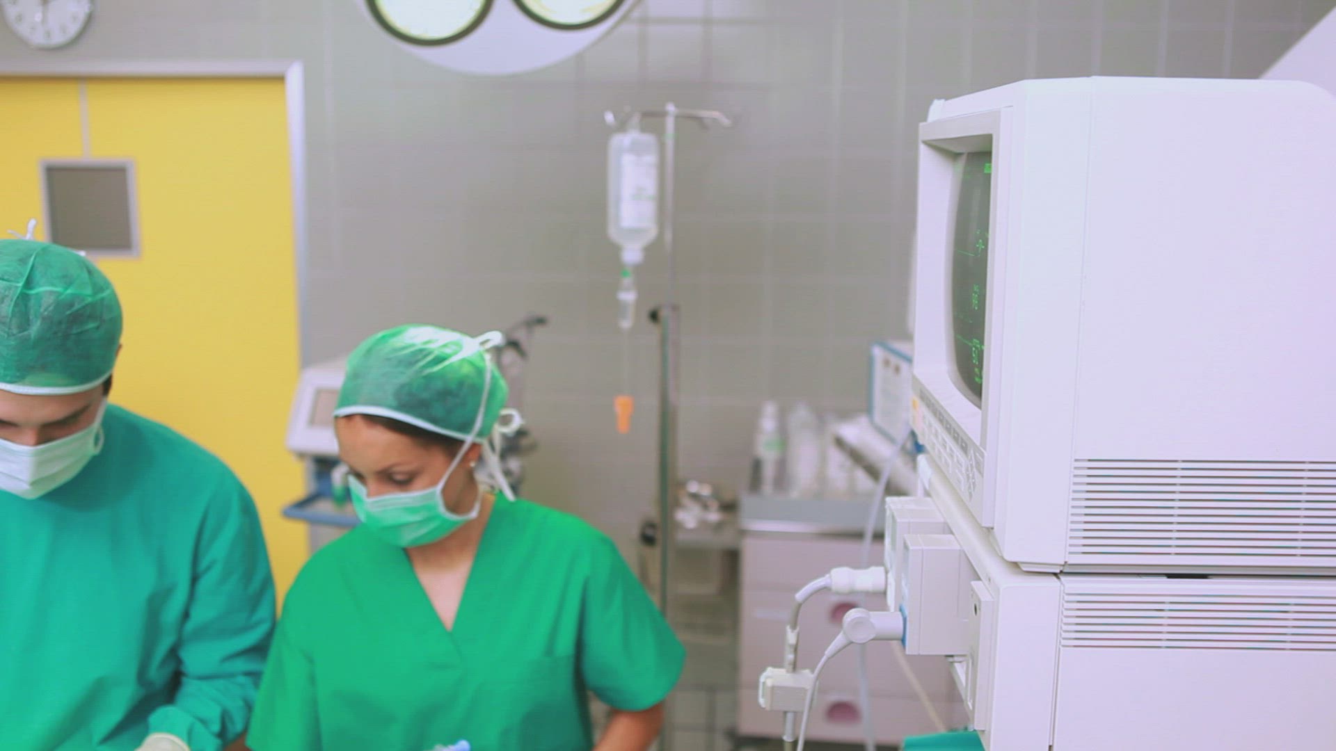 878874348 / Patient / Surgeon