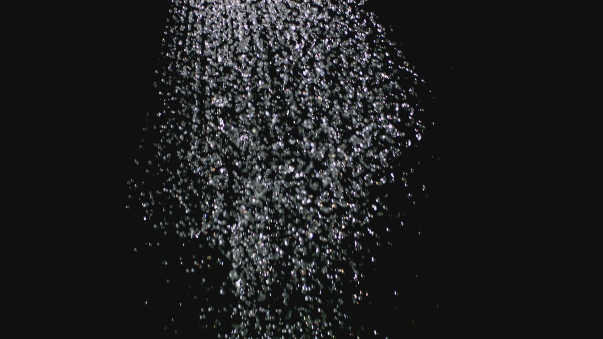 750273817 / Splashing / Falling / Moving