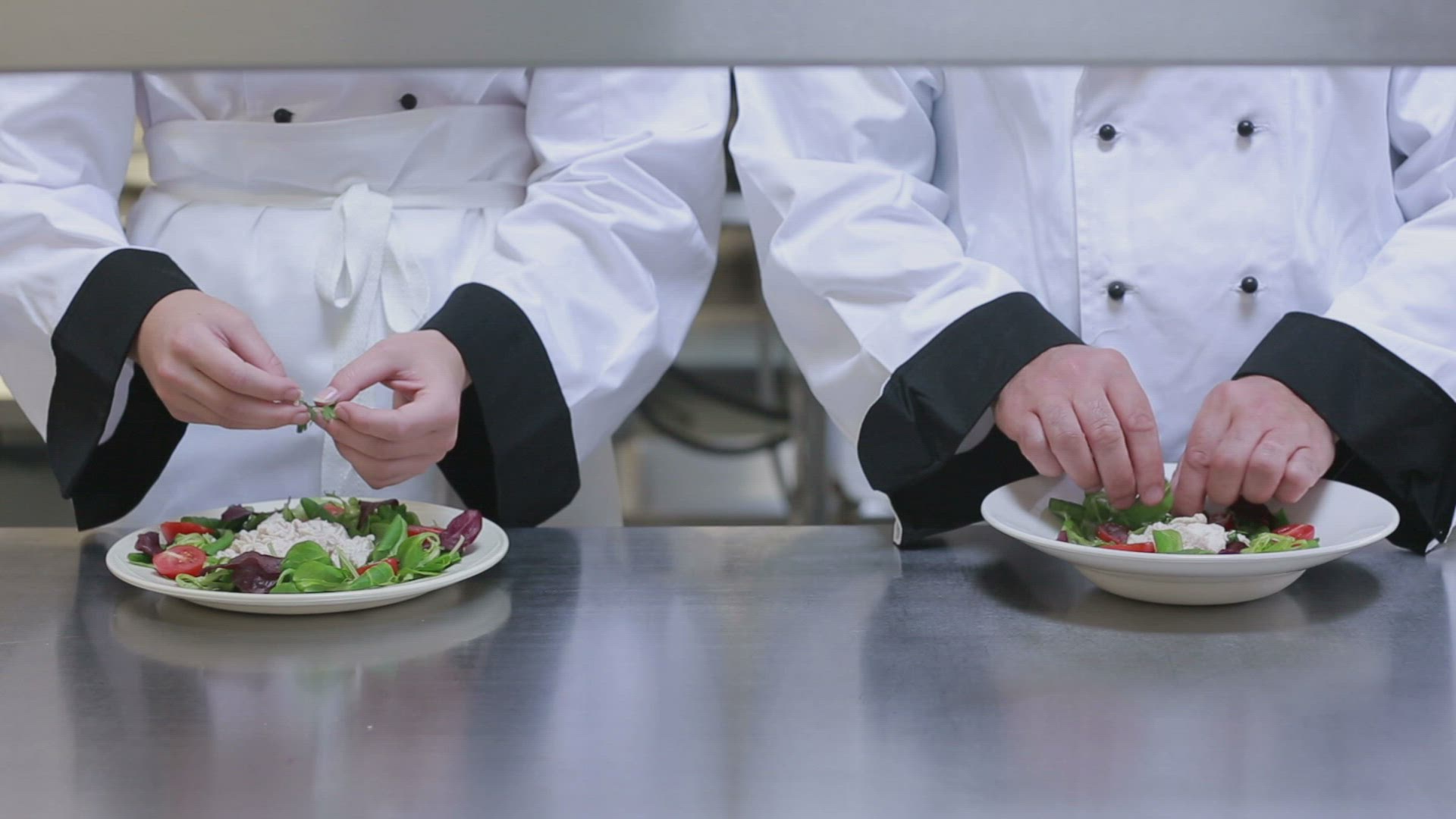 590644770 / Serving / Cook / Mixing