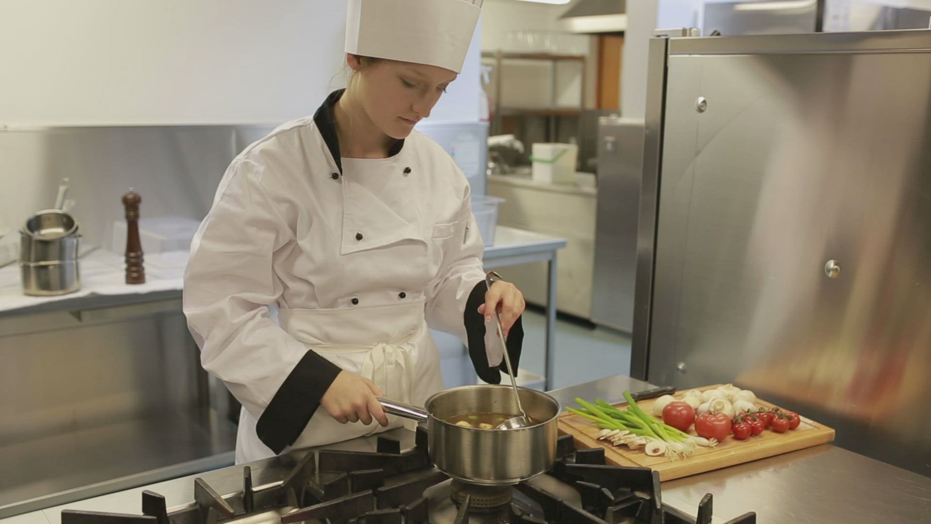 214077039 / Cooking / Stirring
