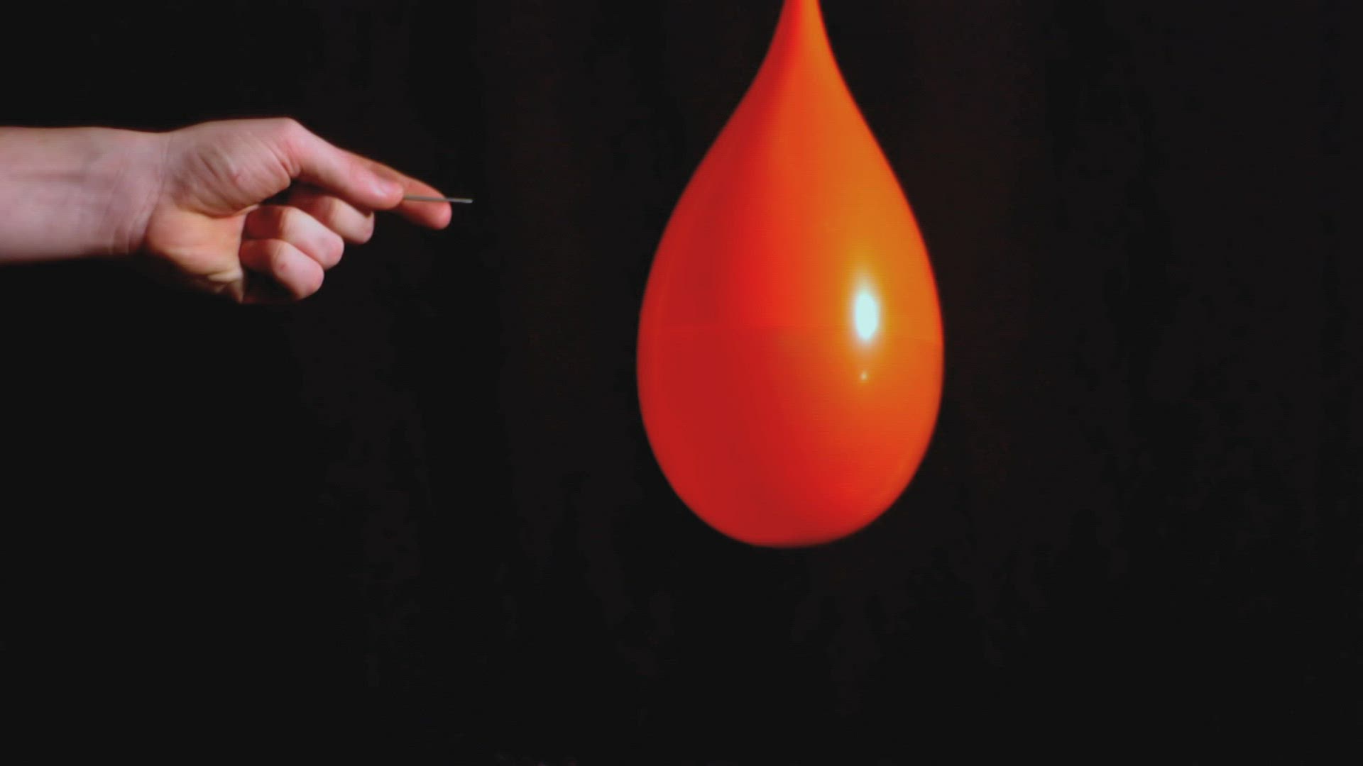 340135083 / Balloon / Bang / Bursting