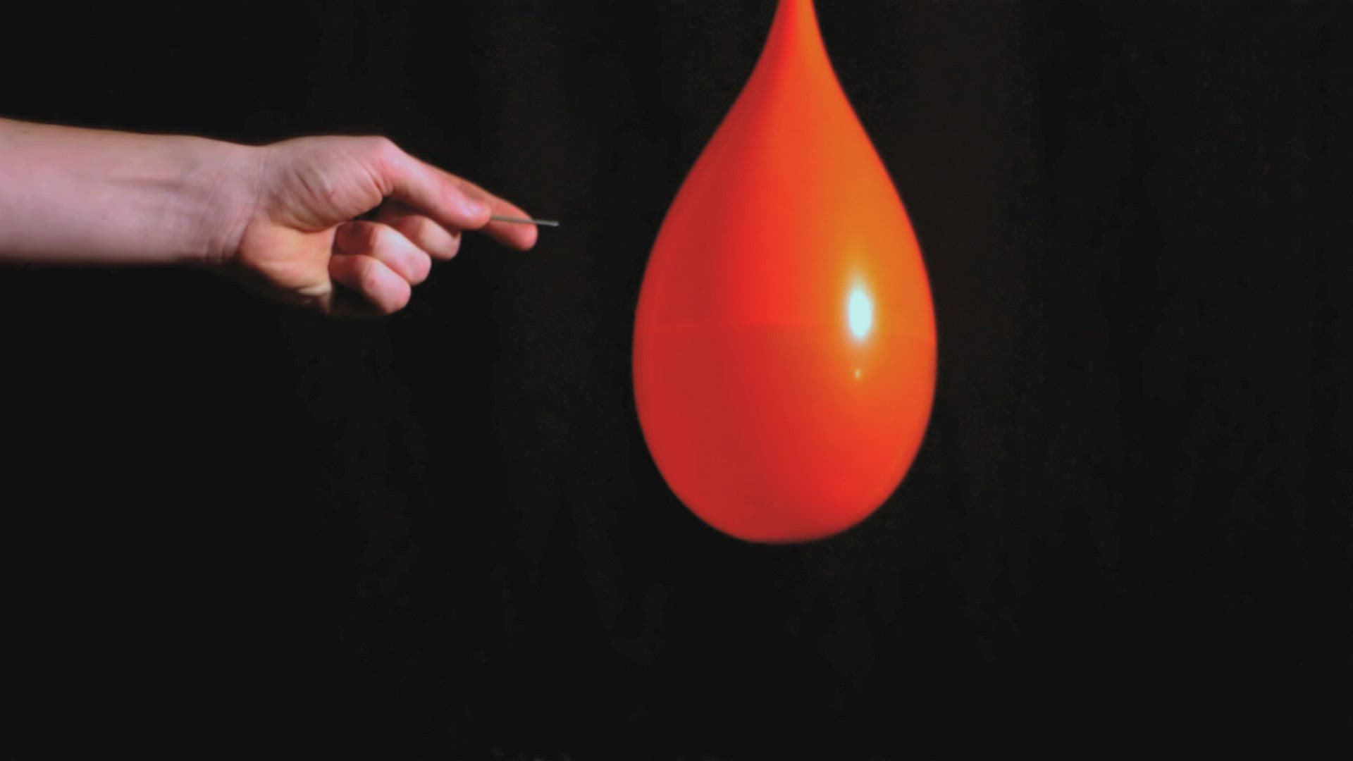 432656110 / Balloon / Bang / Bursting