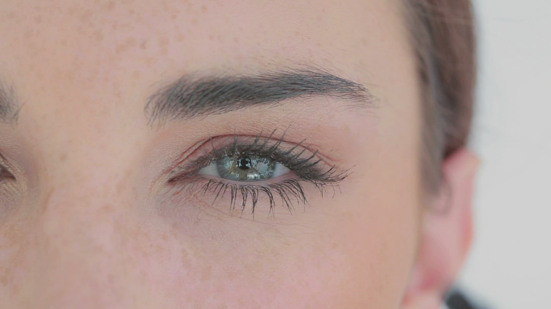 630776294 / Woman / Mascara / Make up