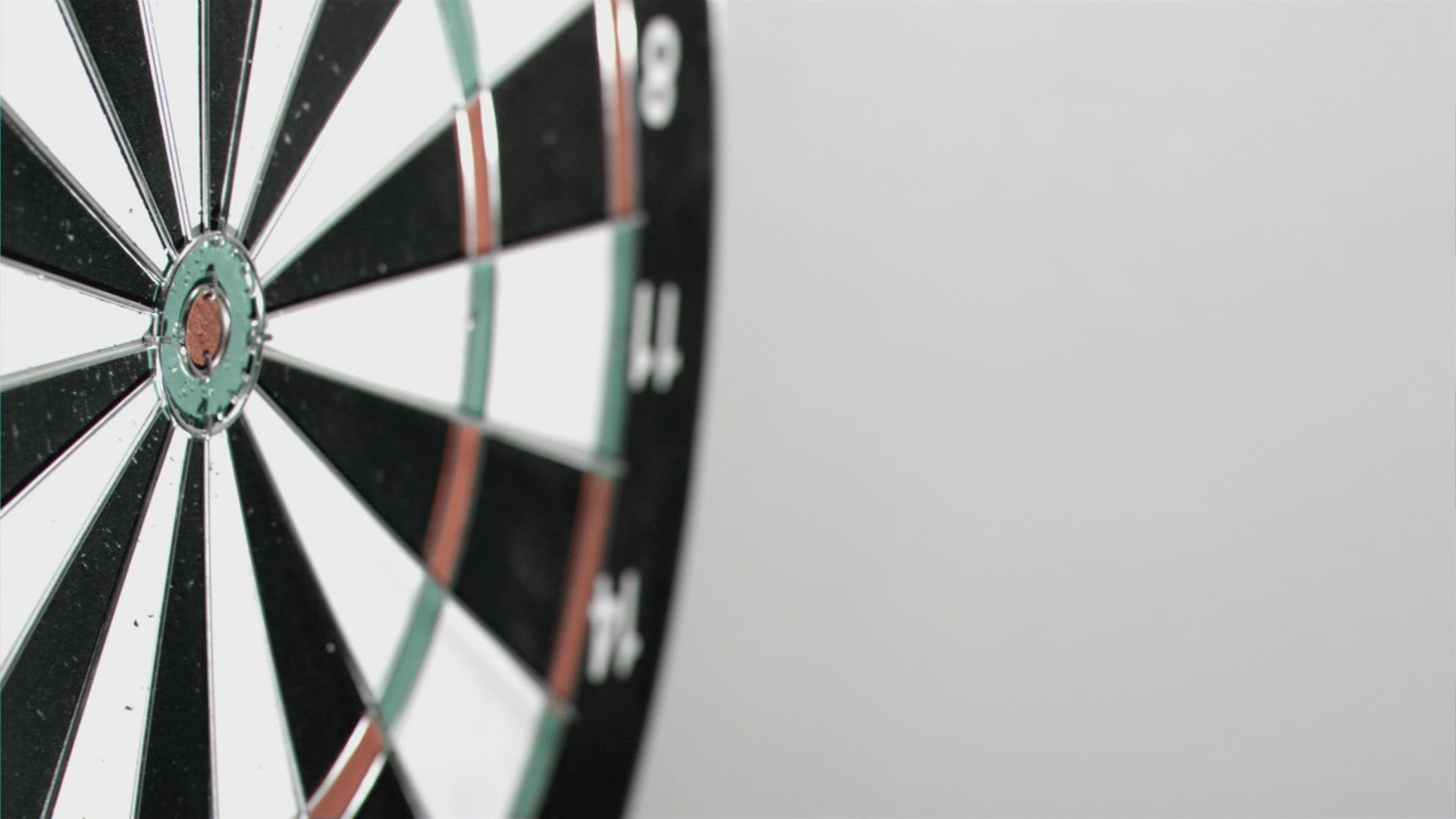 679240608 / Dart / Target / Hitting
