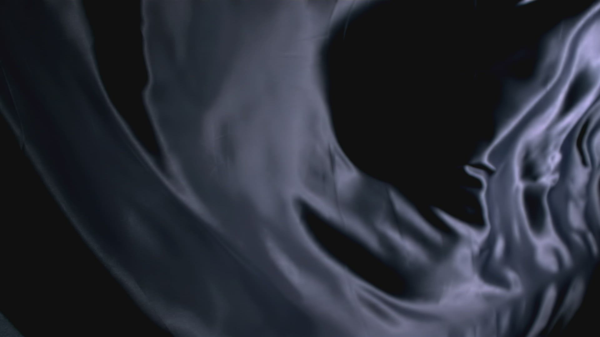 146945486 / Wave / Moving