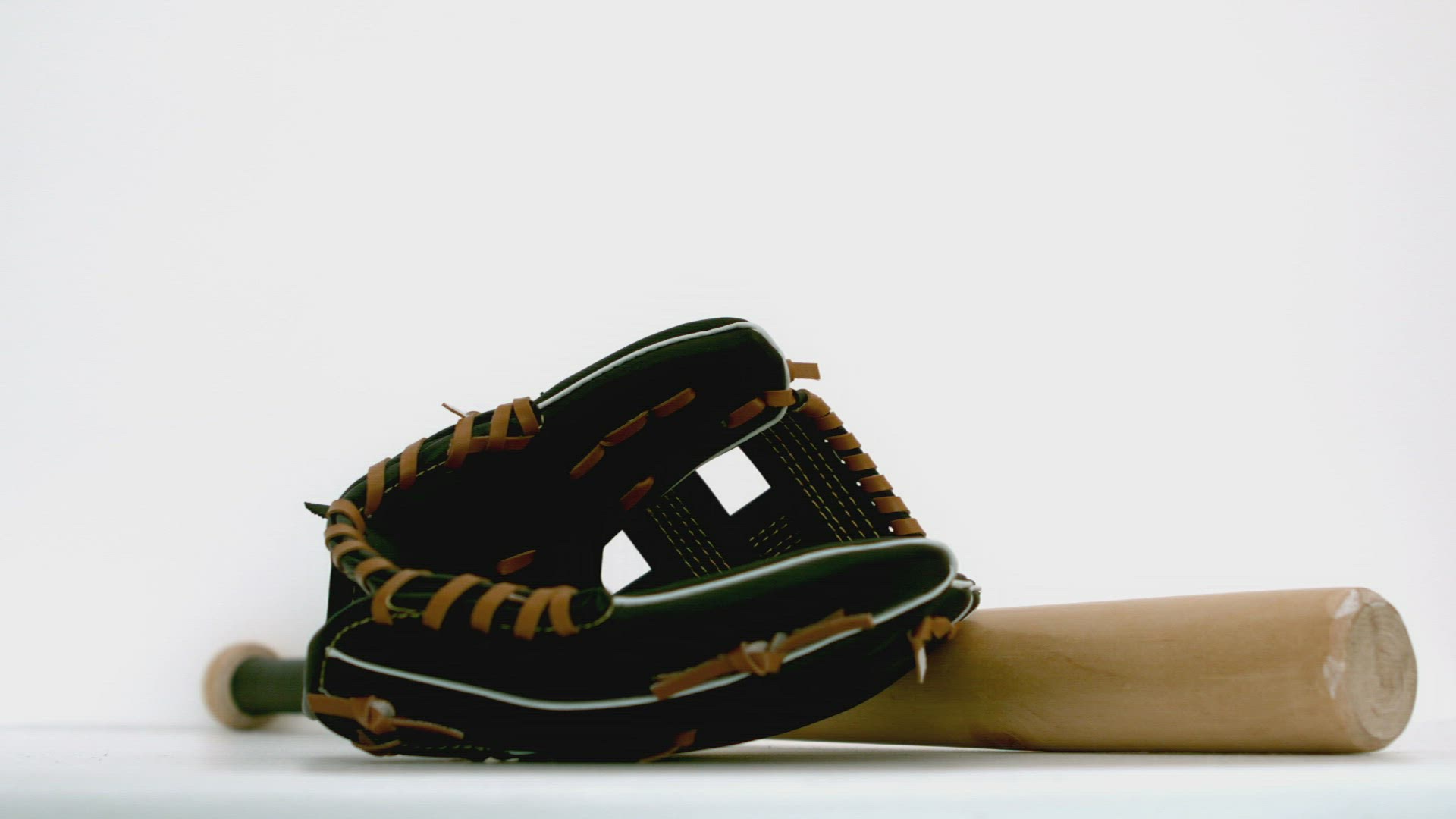 553732516 / Baseball / Moving