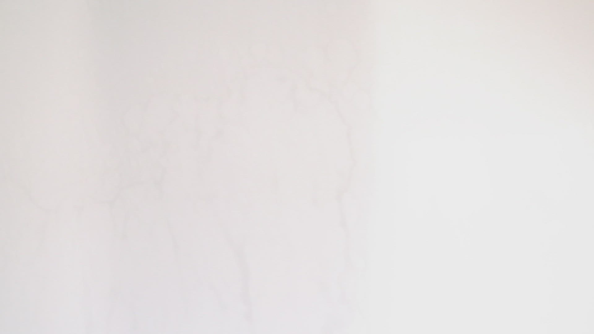 219309421 / Woman / Dark-haired / Smiling