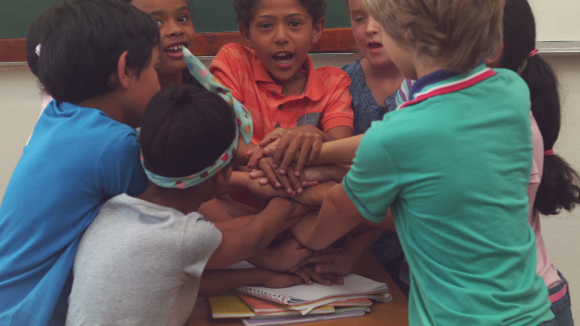 621610670 / Child / Learning