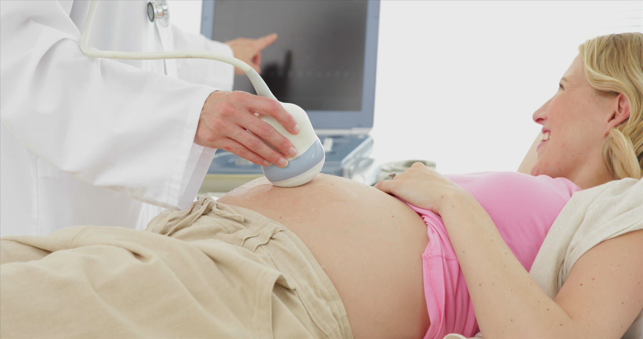 257453257 / Woman / Pregnancy / Sonography