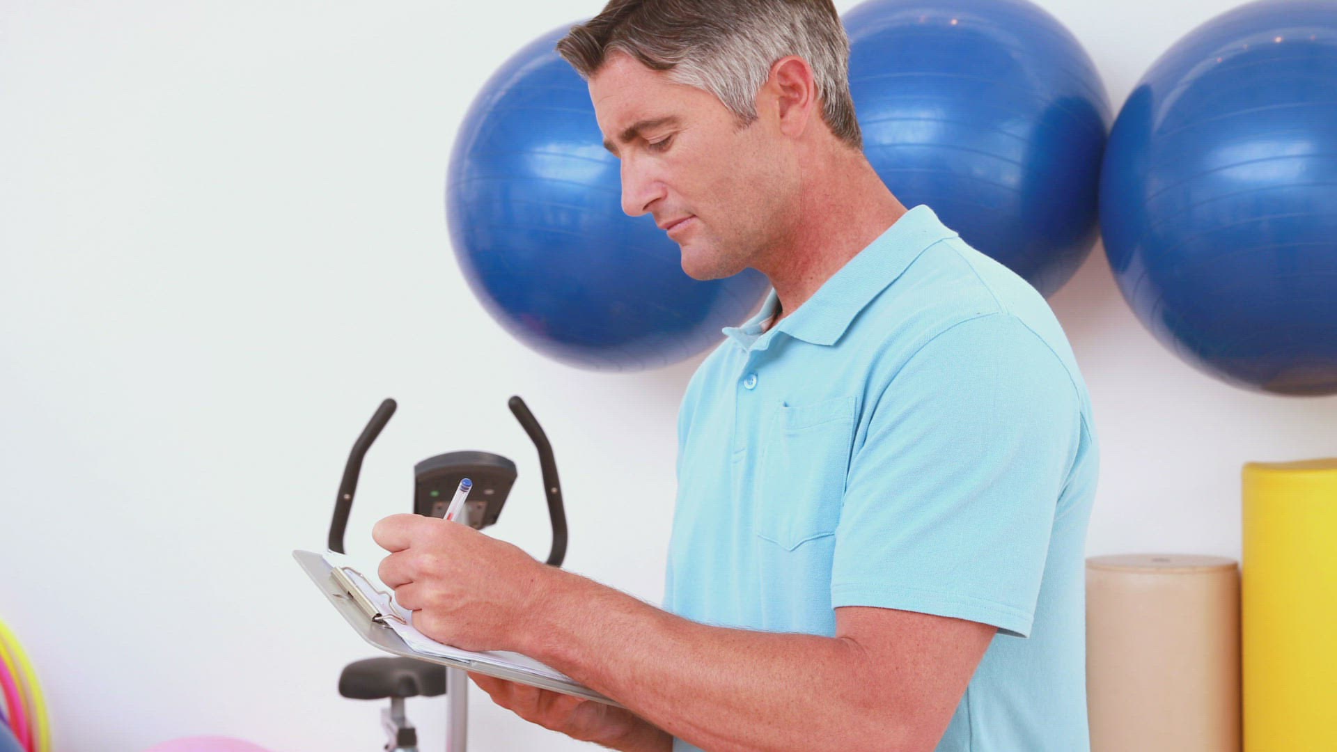 122328179 / People / Physiotherapist / Instructor