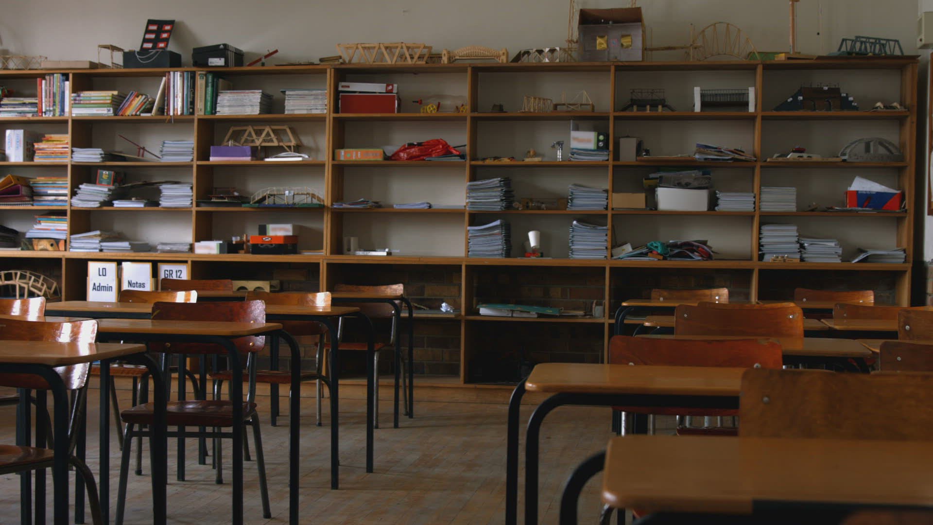 387864046 / Learning / University / Classroom