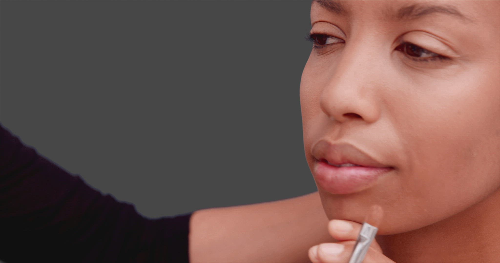 829564379 / People / Make-up Stylist / Multi-Ethnic People