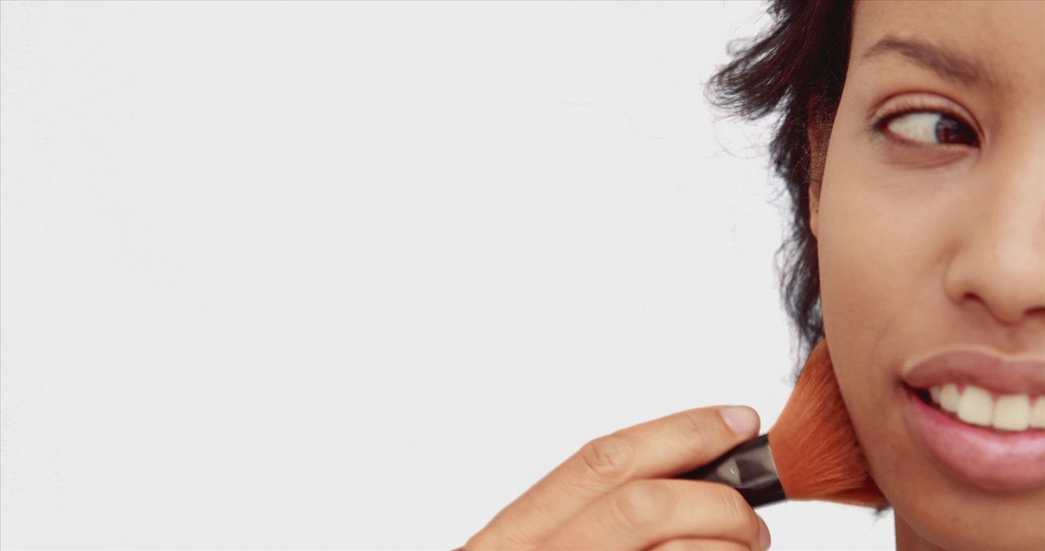 122903288 / People / Make-up Stylist / Multi-Ethnic People