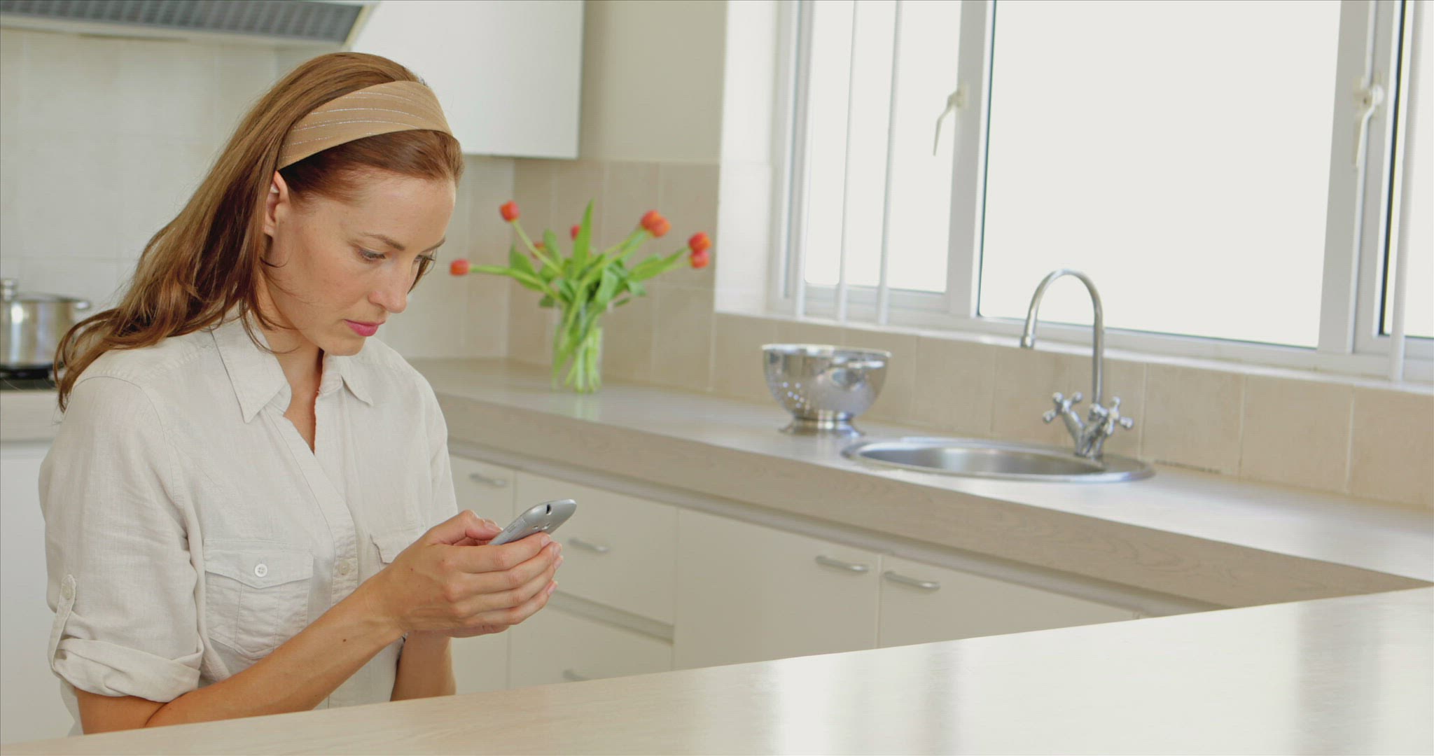 850695214 / Woman / Kitchen