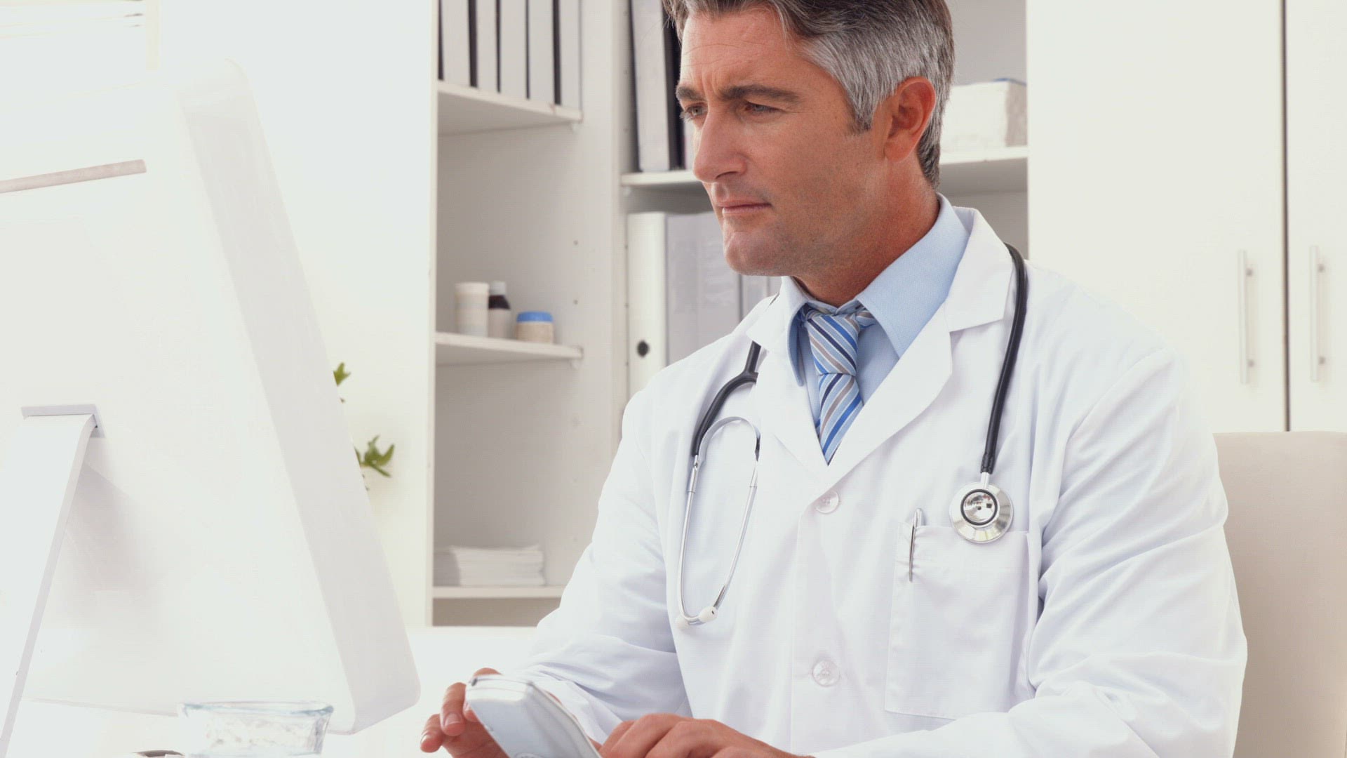 730111822 / Specialist / Doctor / Medical Staff