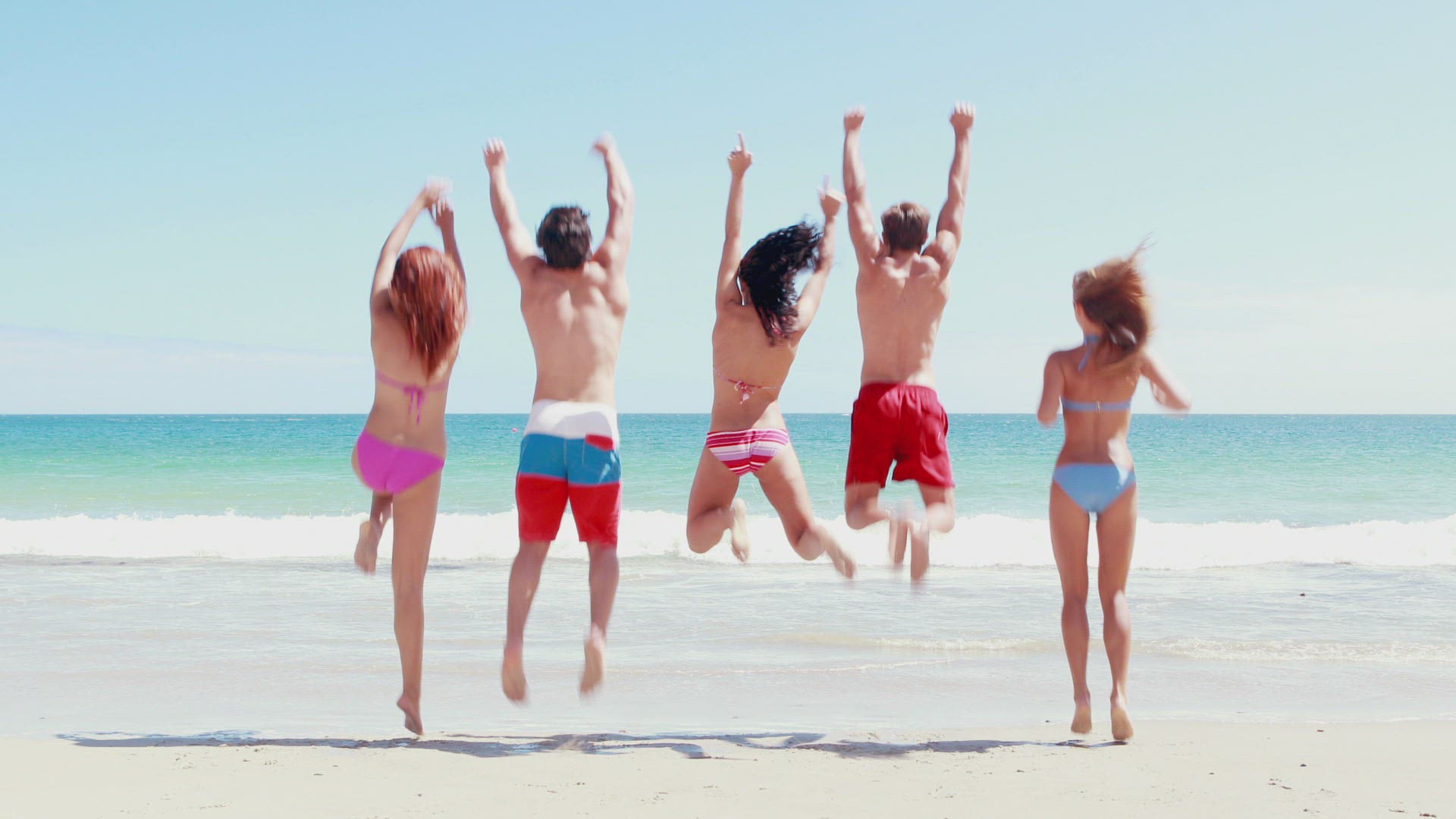 676482213 / Friend / Jumping / Coast
