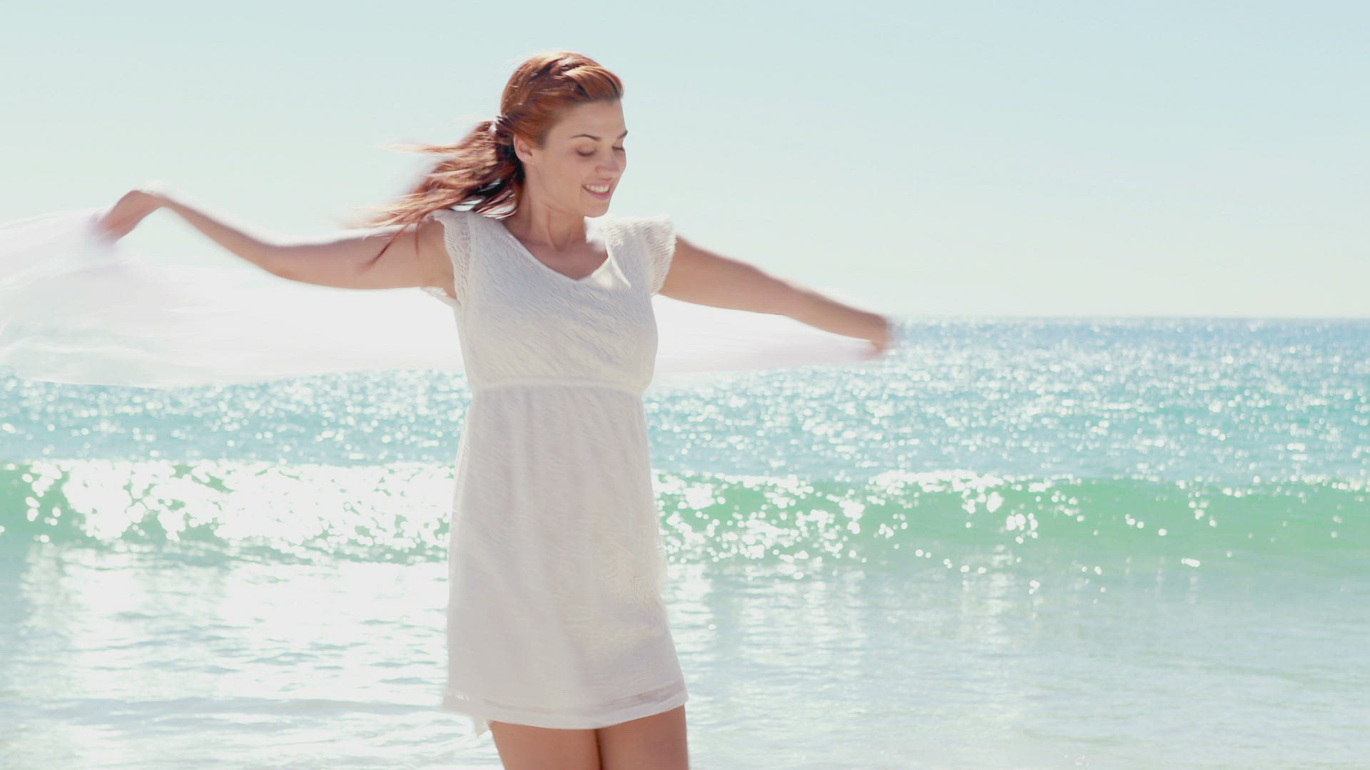 127385972 / People / Fashion / Coast