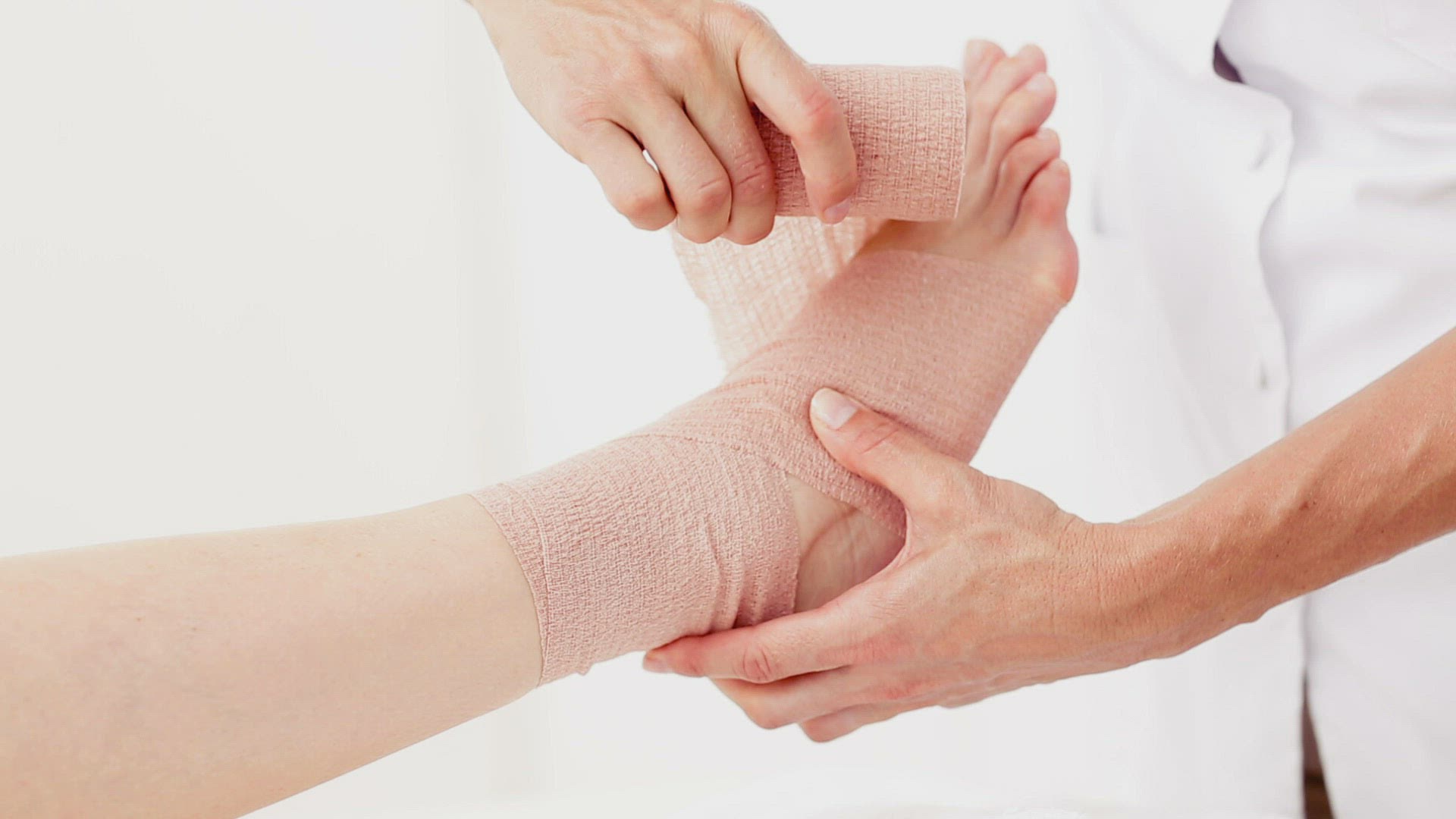893374101 / Patient / Doctor / Physiotherapist