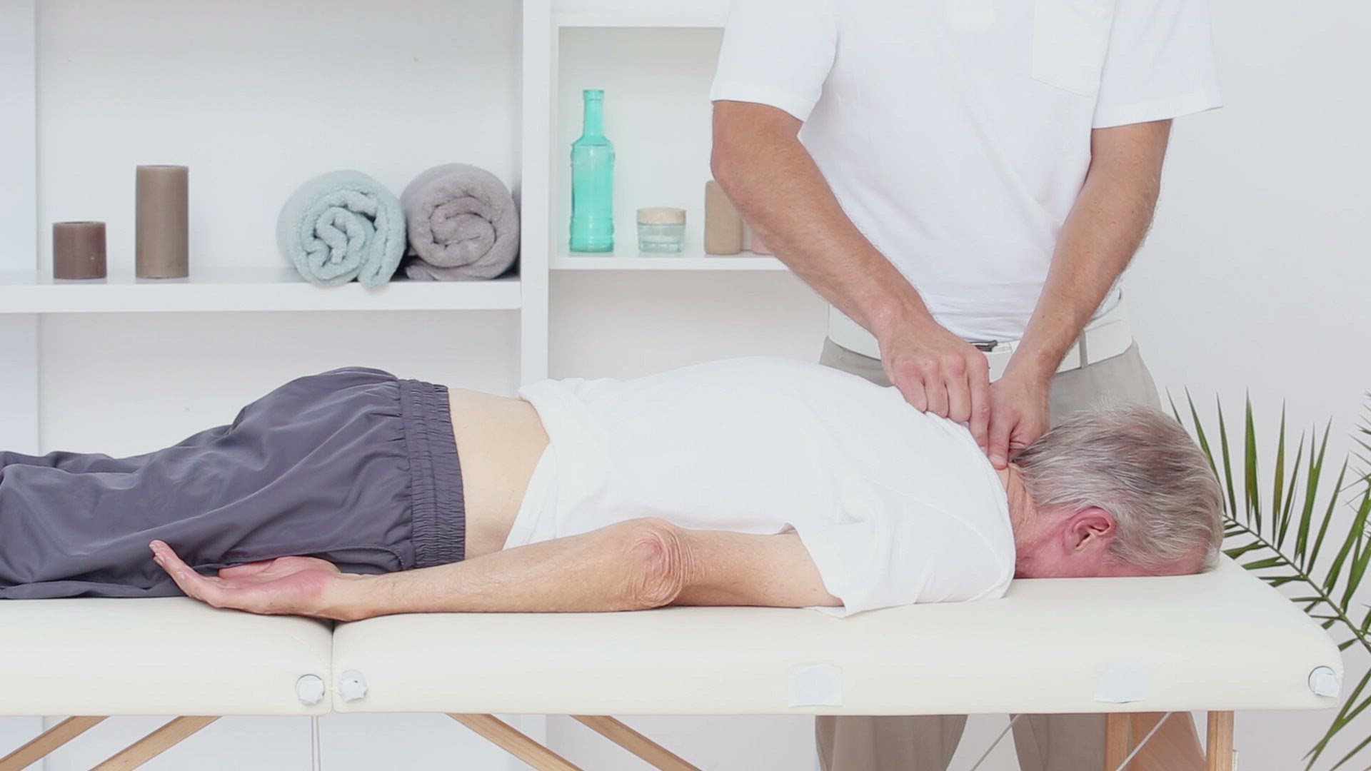 299186741 / Patient / Doctor / Osteopath