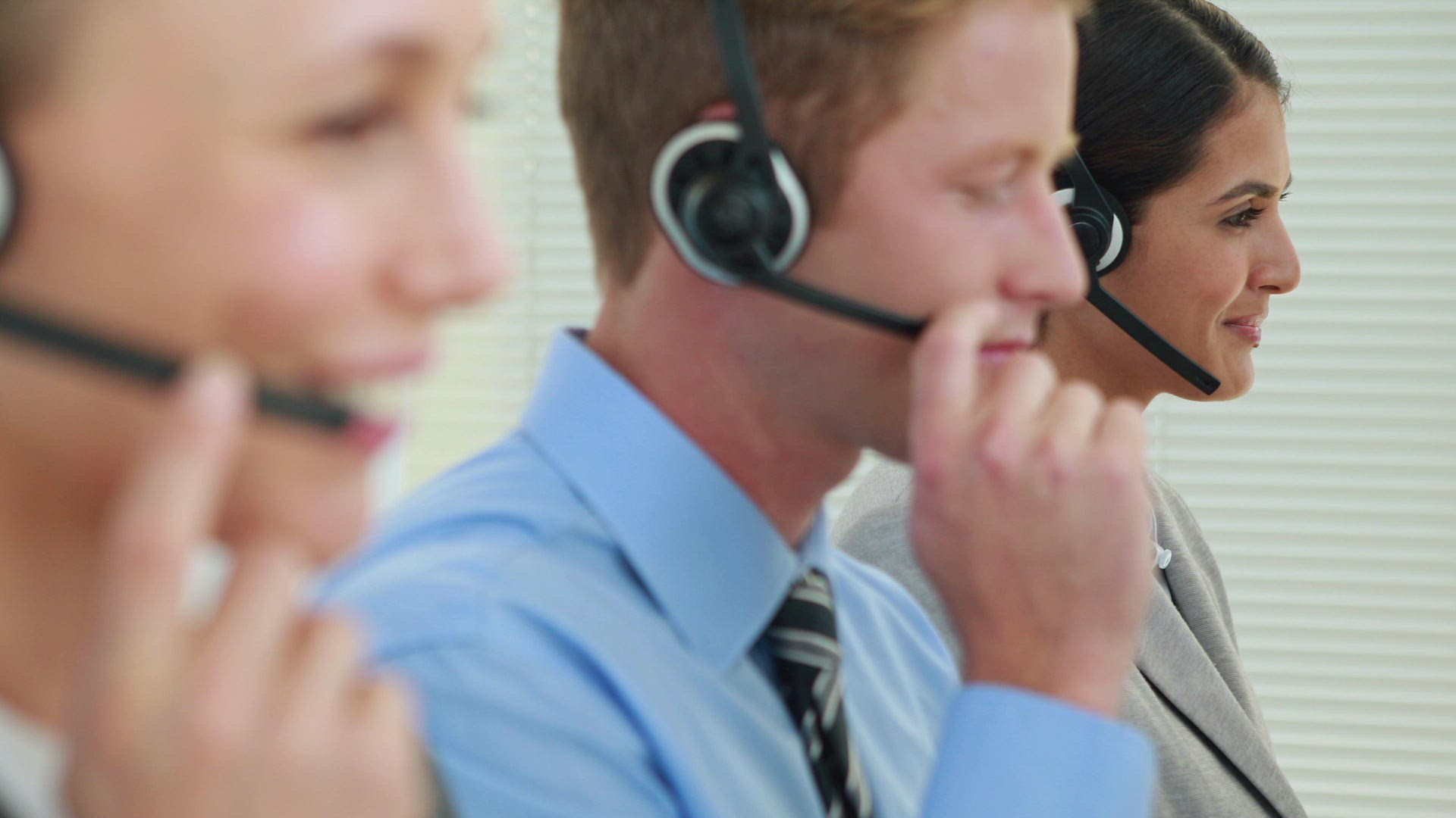 428441331 / People / Telephone Operator / Conversing
