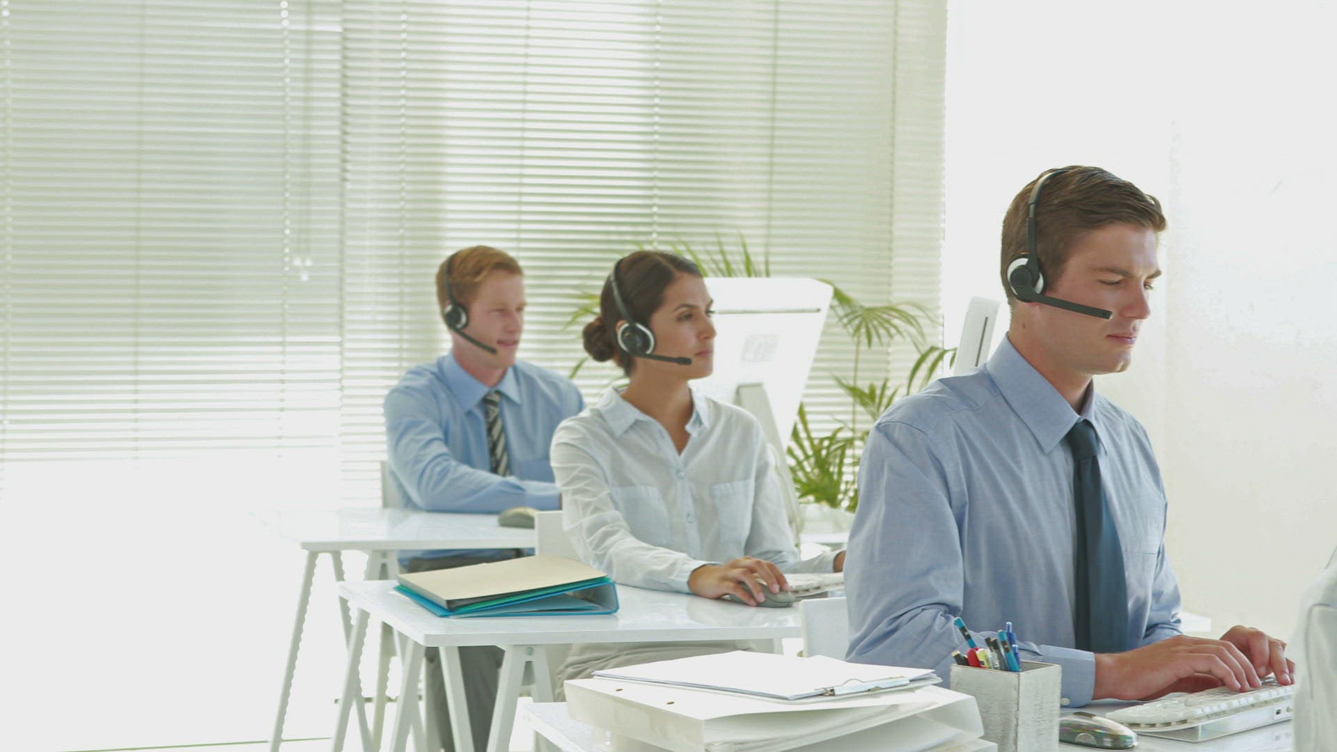 388665158 / People / Telephone Operator / Customer Consultant