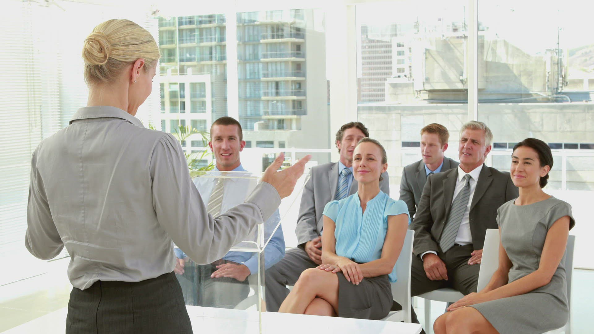 317017165 / Speech / Businesswoman / Executive