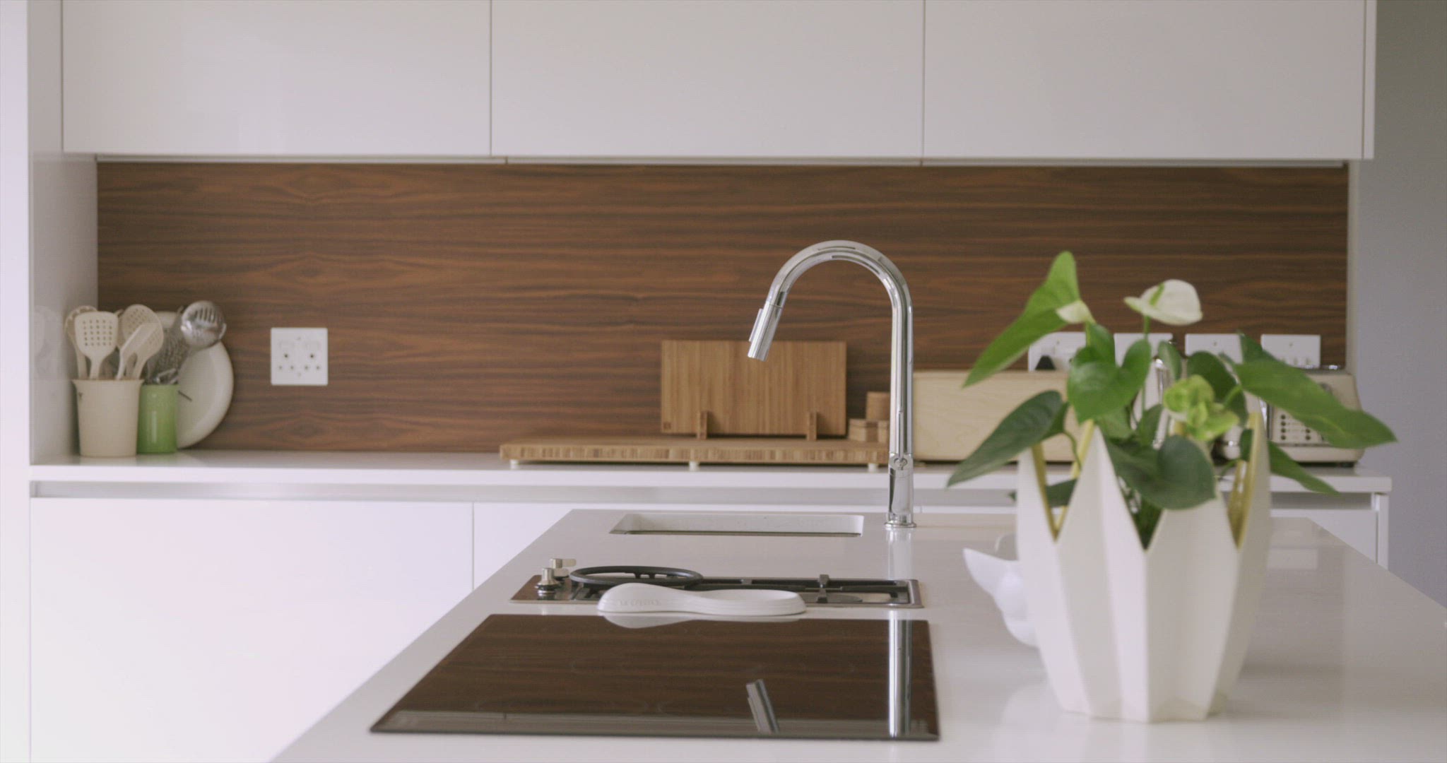 790698992 / Kitchen / Washbasin