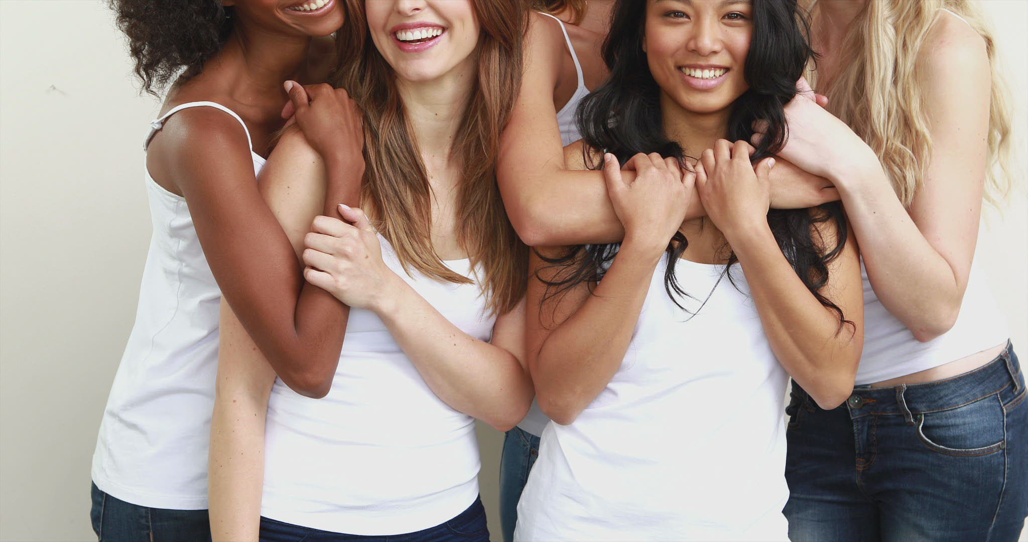 252726204 / People / Cheering / Smiling