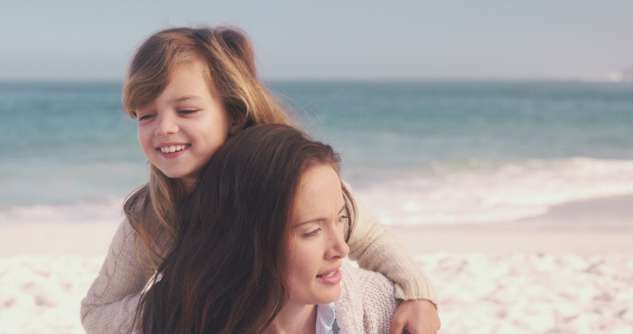 673996854 / Child / Moving / Beach