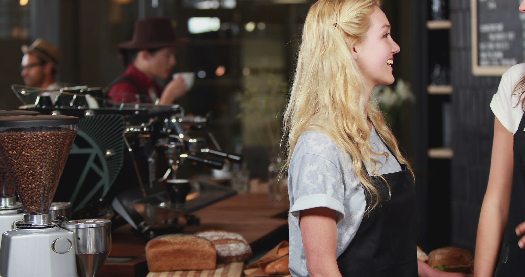 658403095 / People / Service / Barista
