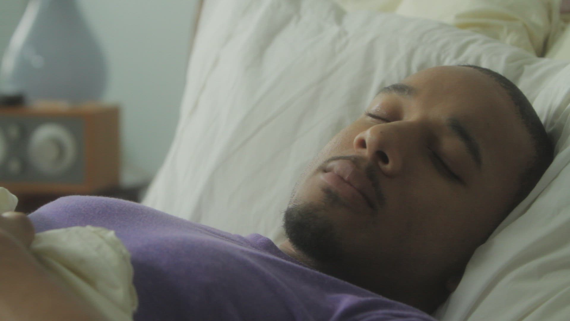 664839754 / People / Bed / Morning