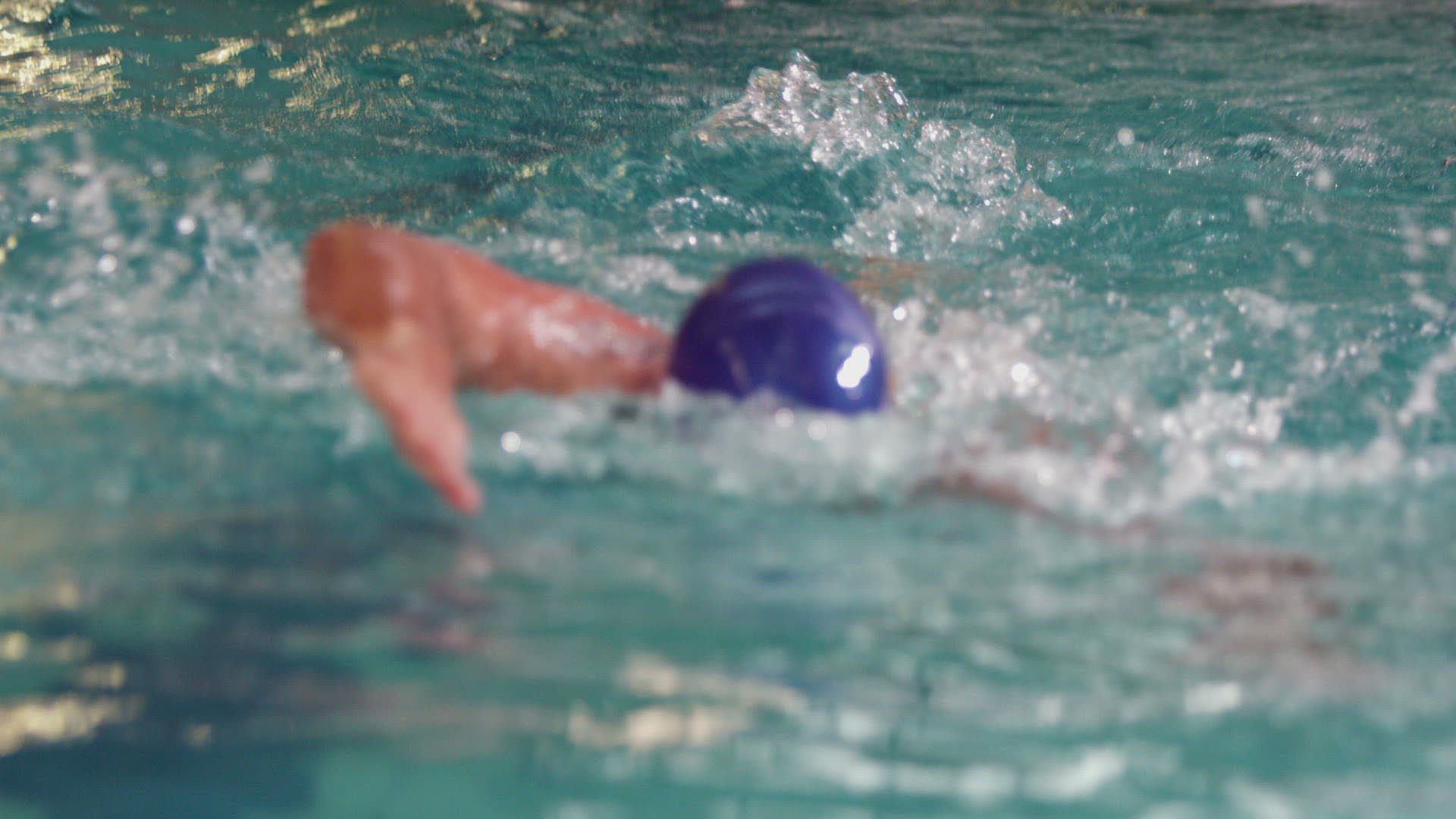 761511612 / People / Swimming / Moving