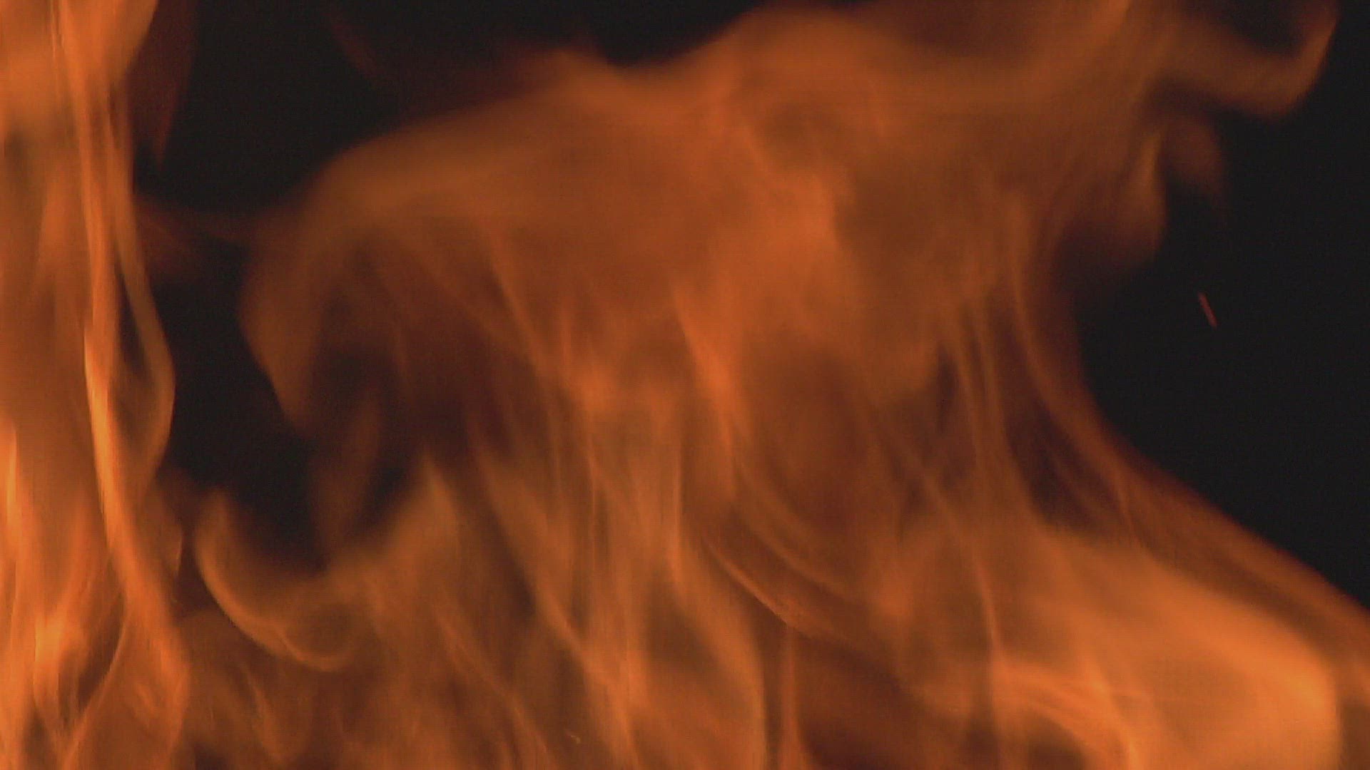 379000296 / Flame / Fire / Night