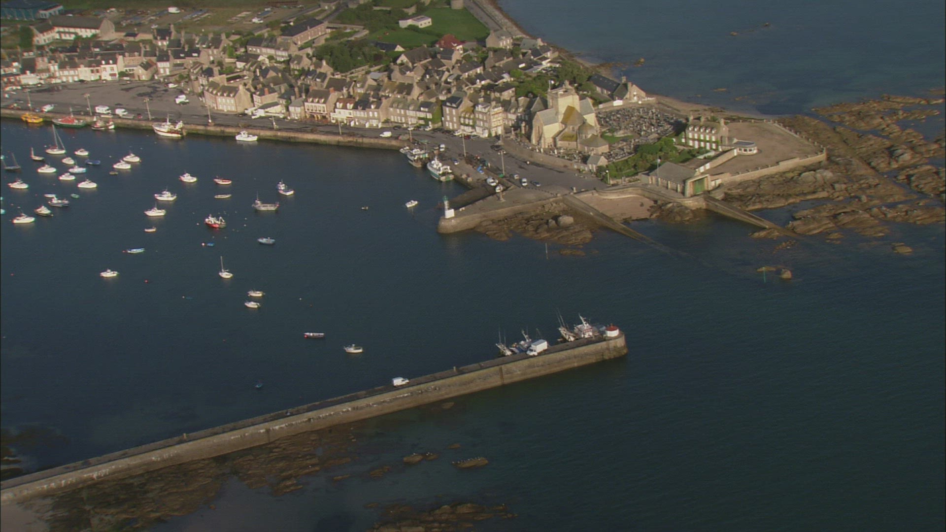 825169926 / Fishing Port / Manche / France