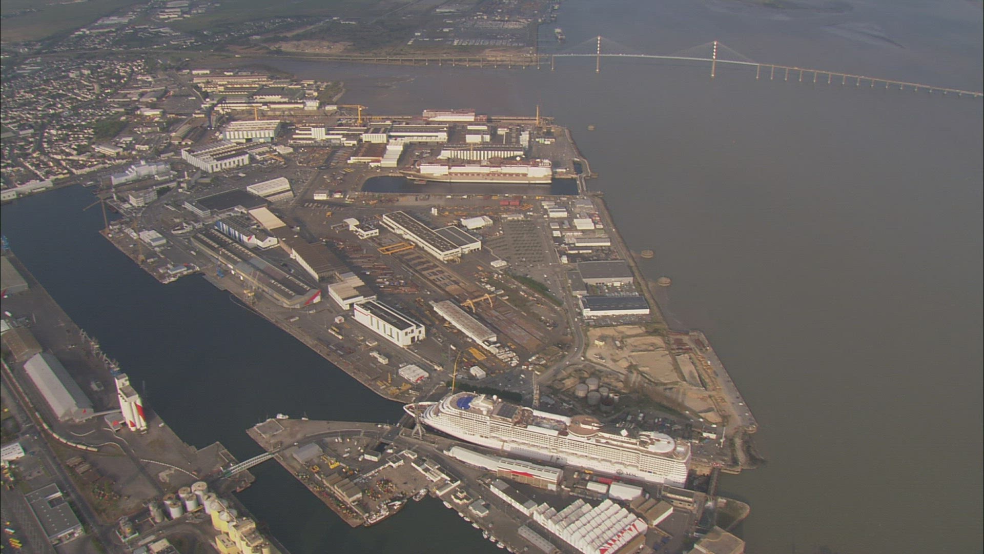 880380615 / Harbor / Pays-de-la-Loire / France / Aerial