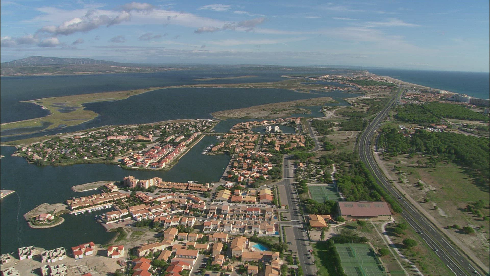 773104209 / Coast / Languedoc-Roussillon / France / Aerial