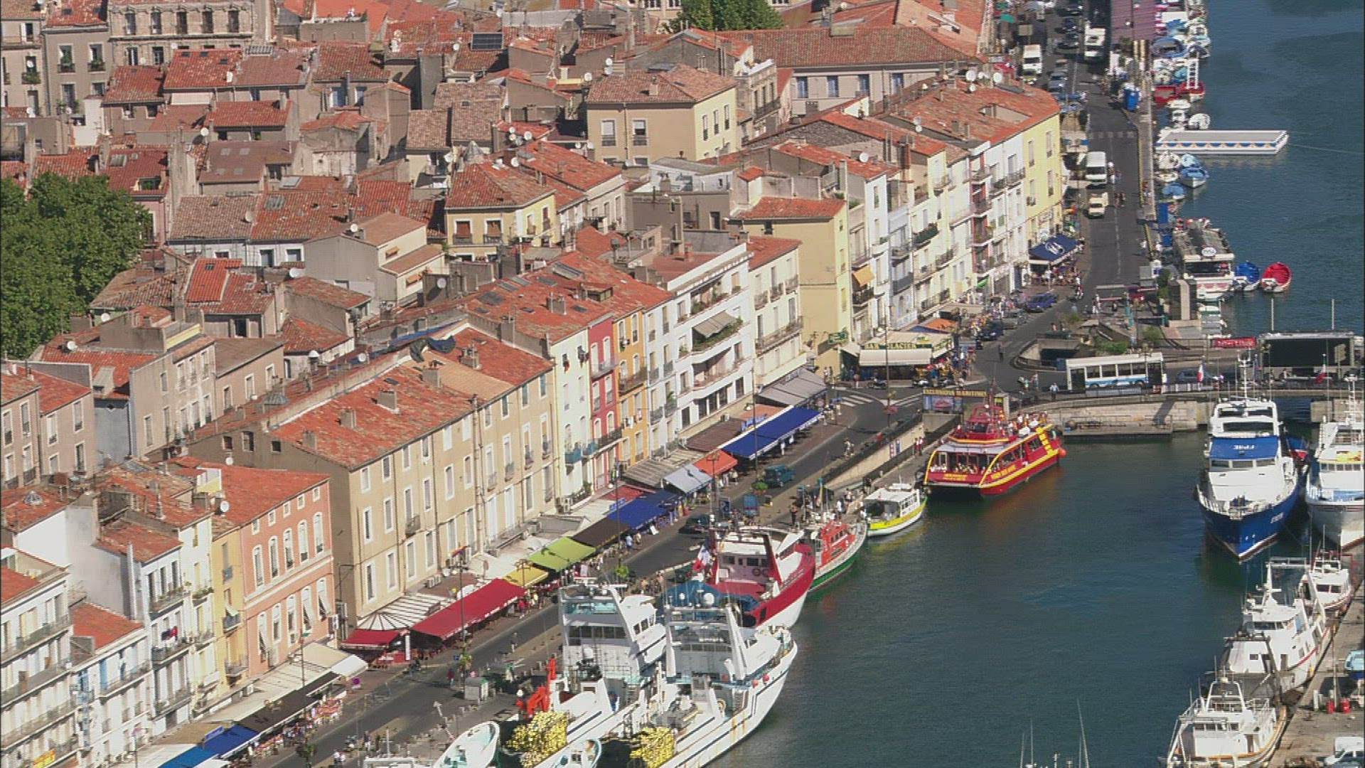 961141904 / City / Languedoc-Roussillon / France / Aerial