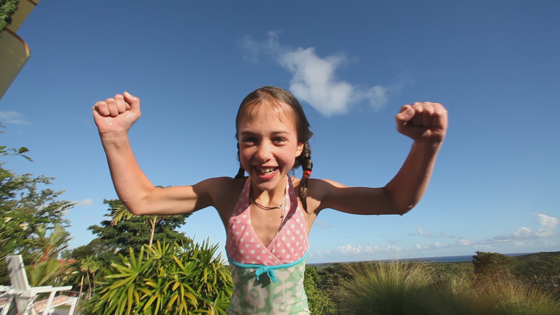979313042 / Child / Flexing Muscles / Leisure Time
