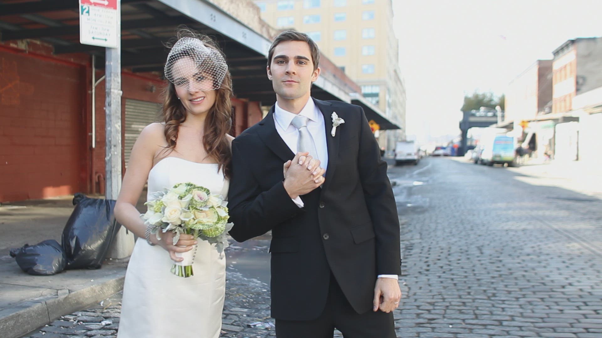 576346496 / Bridal Couple / Yellow Cab / New York City