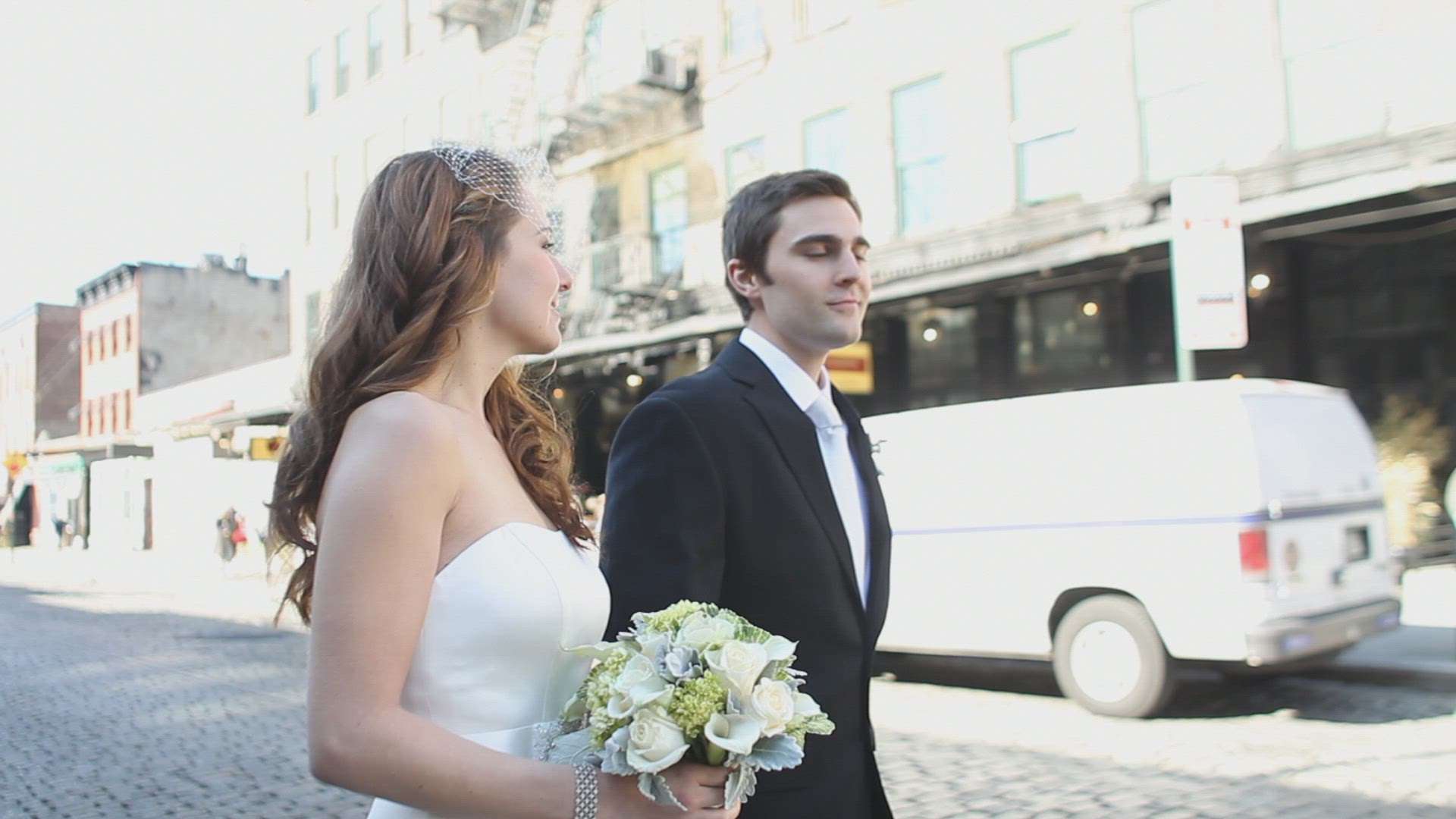 963109362 / Bridal Couple / City / New York City